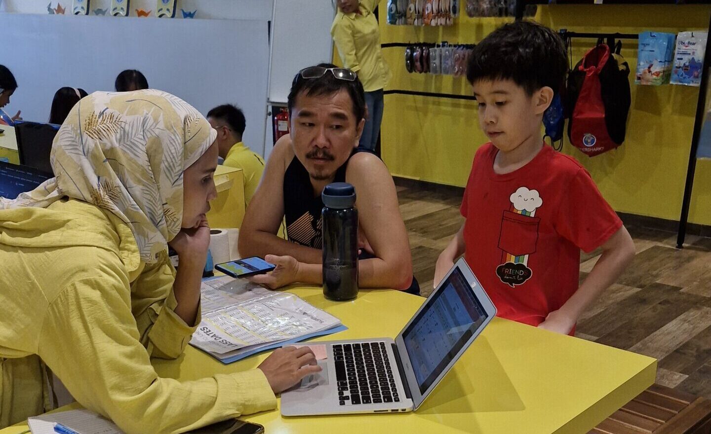 choose the right swimming school for your child